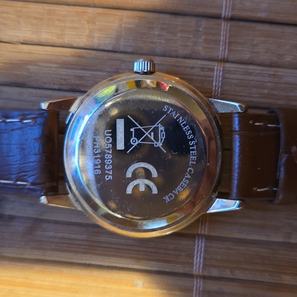 Accutime Vintage World Watch urban outfitters pleather brown band y2k - Picture 3 of 6